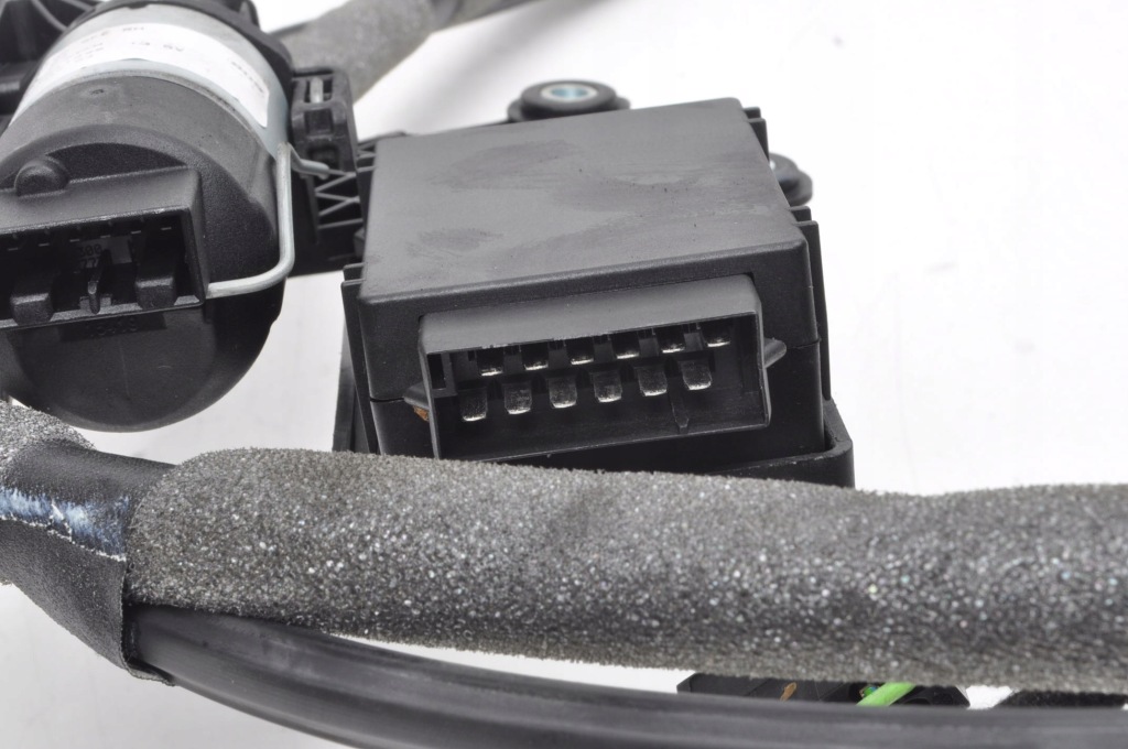 Maserati quattroporte vi шторка скло правий задній 8962007029 Оригінал