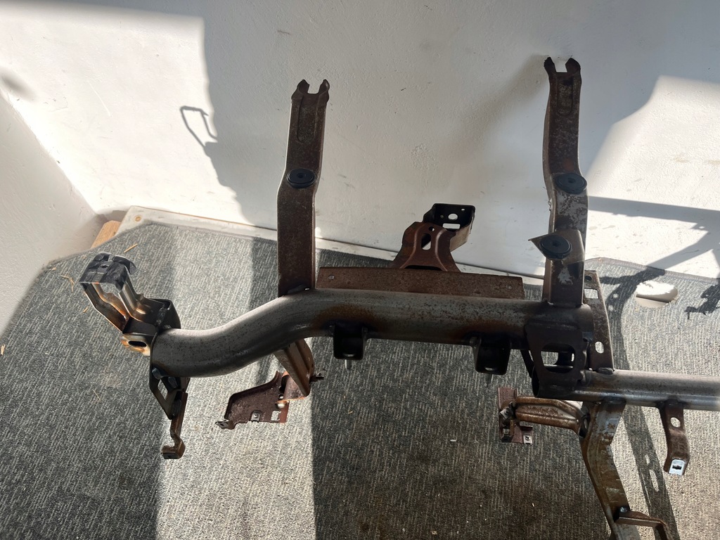 фото №13, Bmw x1 f48 lci lift 19r каркас кронштейн панелі приладової панелі pod head up