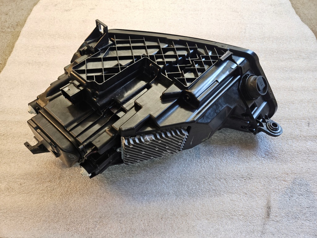 Audi q5 рестайлінг  фара правий full led matrix Оригінал