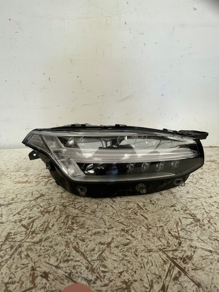 фото №1, Лампа правая передняя volvo xc90 3165575