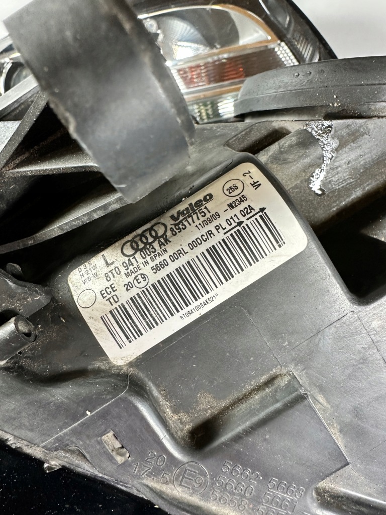 A5 8t ксенон led фара правый  левая некрутящаяся 8t0941003ak 8t0941004ak Недорого