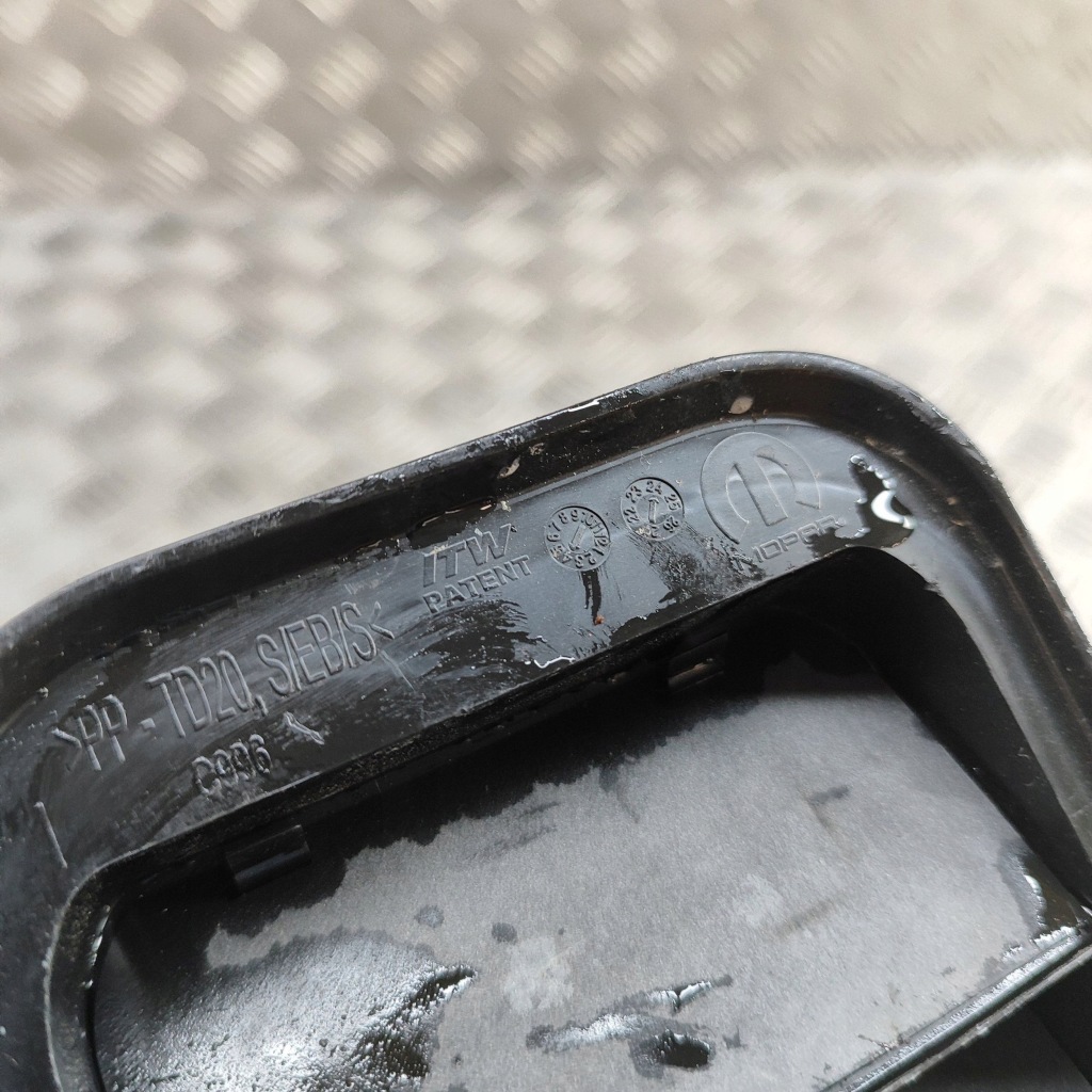 Jeep avenger 2024 решётка вентиляционная pod бампером задним в Украине