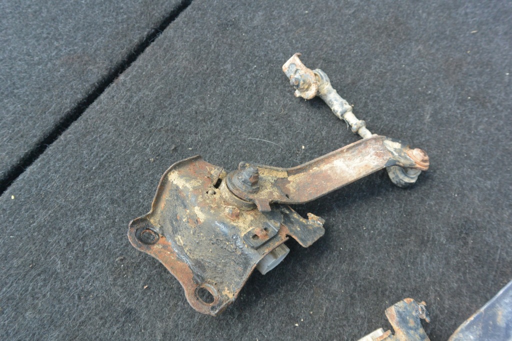 фото №8, Датчик вирівнювання лівий правий перед комплект land cruiser 100