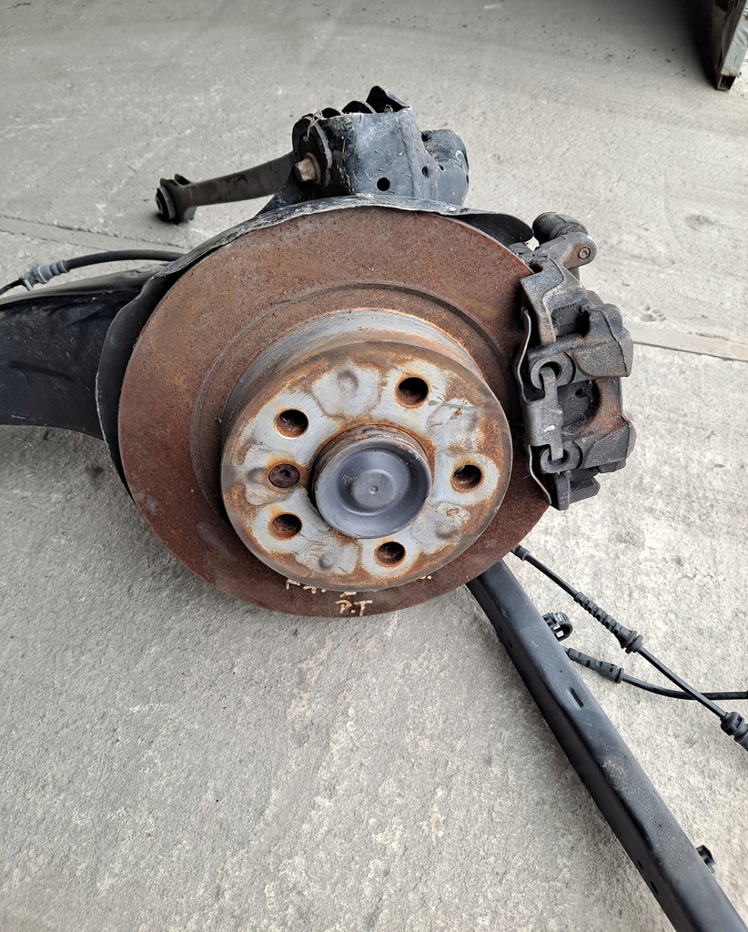 фото №4, Поворотный кулак суппорт рычаги правый задняя bmw f45