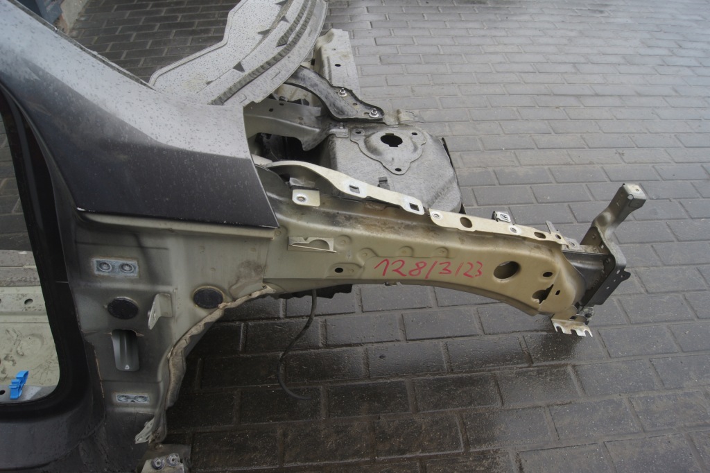 фото №6, Чверть підкрилок лонжерон правий перед 308 t9 sw