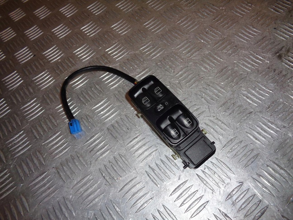 фото №1, Панель кнопки окон левый перед mercedes c-klasa w203 00-