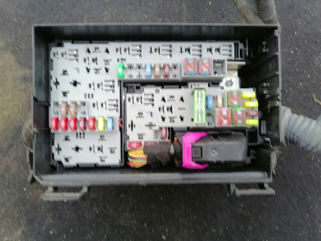 фото №1, Opel meriva ii b 1.4 turbo коробка предохранителей