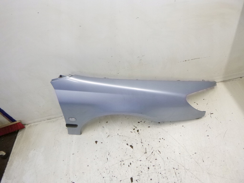 Крыло  правый  peugeot 607 eylc 2001r. Недорого