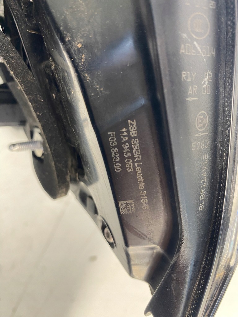 фото №13, Накладка кришки багажника vw id4 id.4 led eu