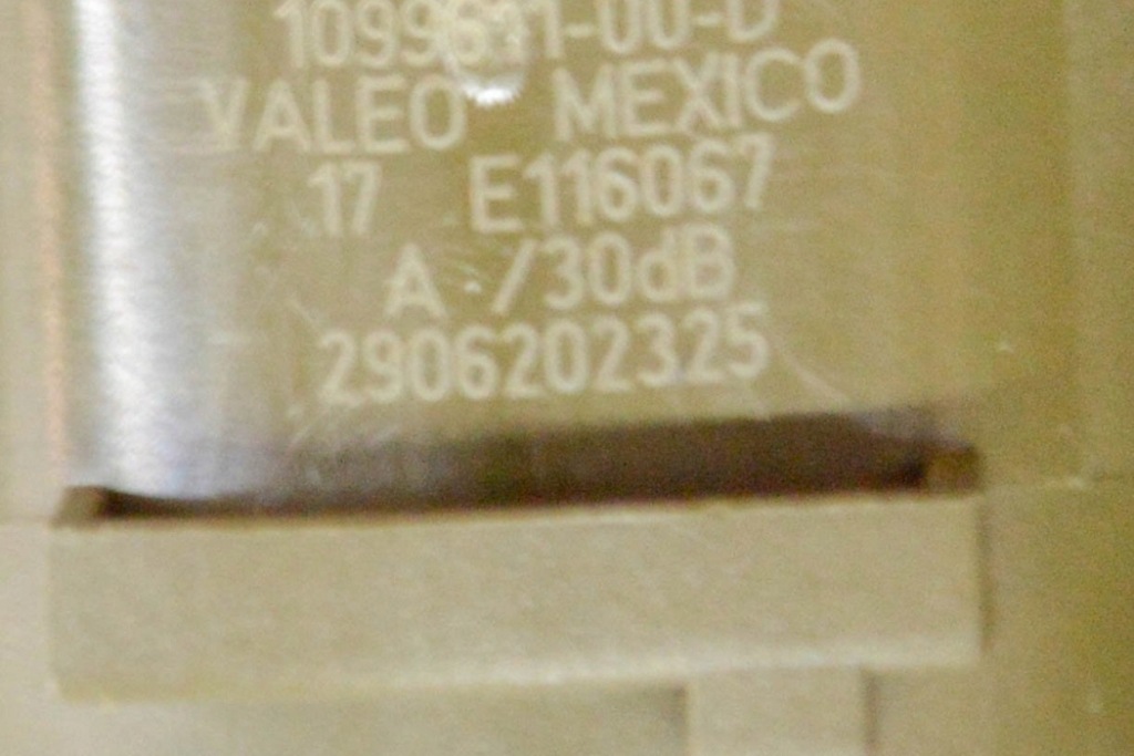 фото №7, Tesla model x p100d awd датчик парковки бампера передний 1099611-00-d