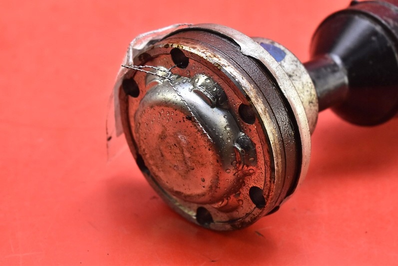 фото №5, Wał приводной 136cm автоматическая коробка передач 306ps jaguar xe 3.0 v6 sc 340 km 4x4 14-20