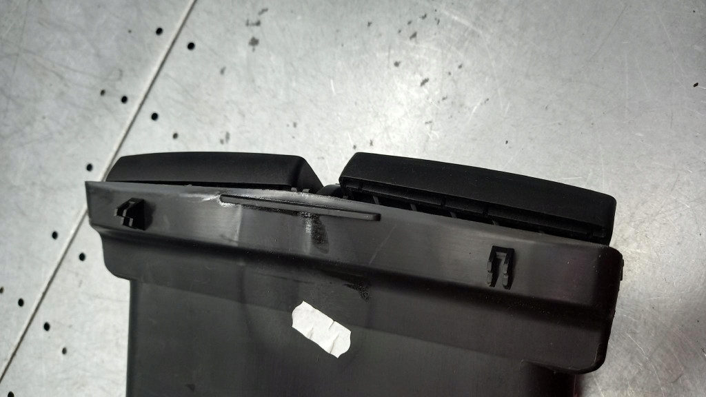 фото №5, Решётка обдув peugeot 307 1.4b 04r 9634511177