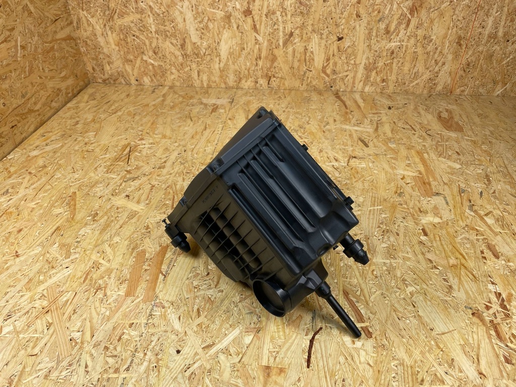 фото №8, Корпус фильтра воздуха audi a4 b9 a5 8w 3.0tdi 8w0133835t 2015-