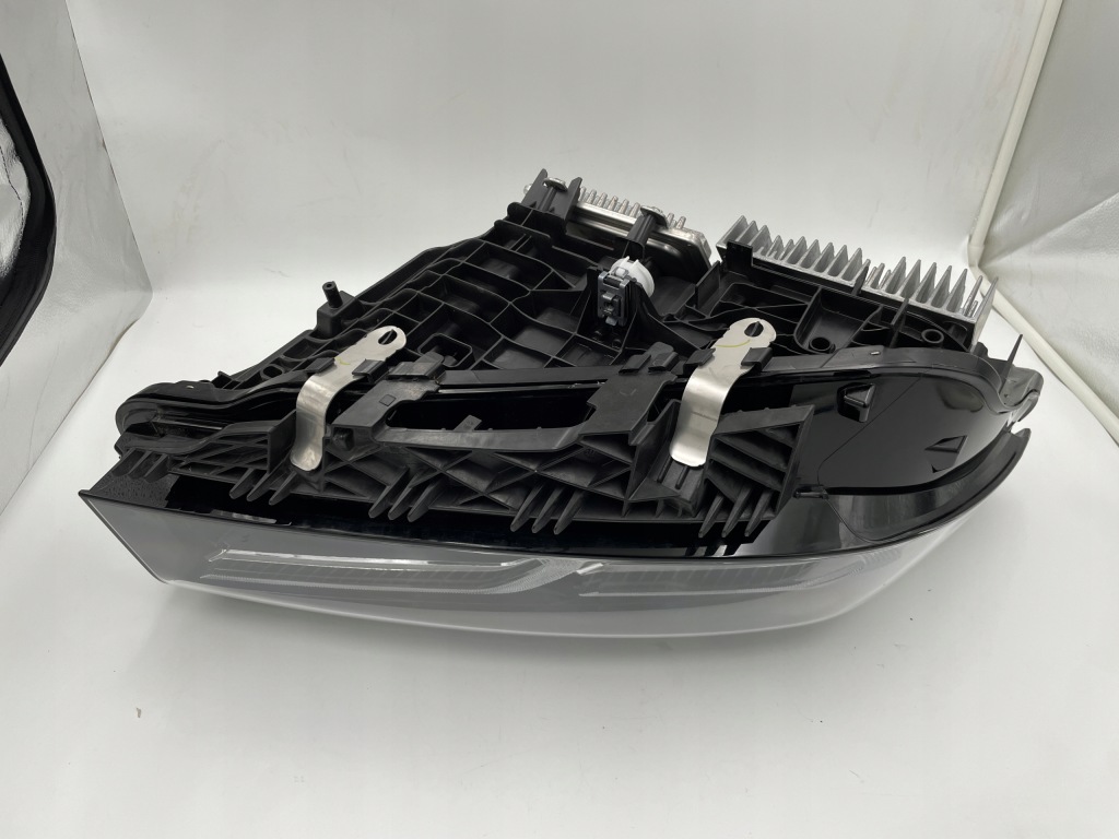 Bmw g20 g21 лампа правая рестайлинг  lci anglik 5a1a4f8 Оригинал