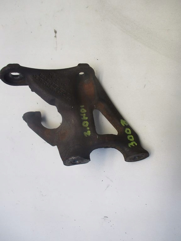 фото №1, Кронштейн кронштейн катализатора peugeot 3008 2.0 hdi