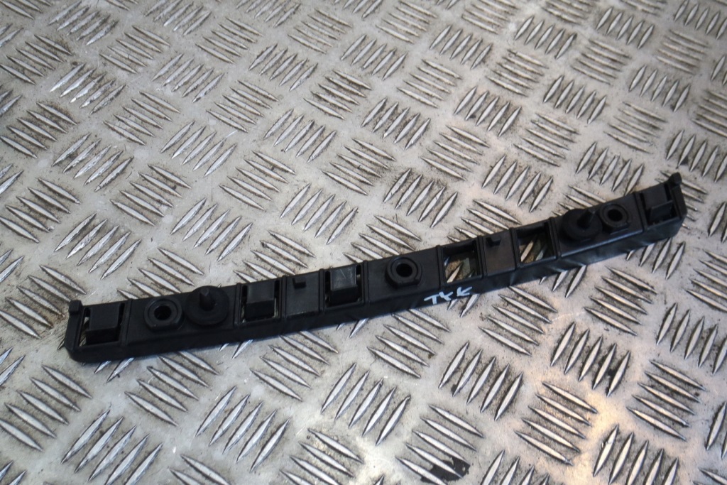 Купить Направляющая бампера задний  ferrari portofino 889802 1