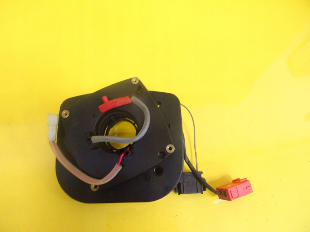 Стрічка pod кермо audi a4 b5 4d0951543d nr1045 в Україні