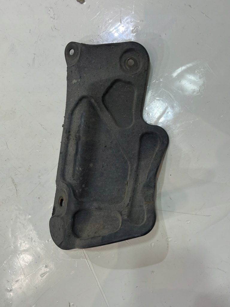 Купити Захист підкрилок правий задній porsche boxster 987 2005- 98750467401