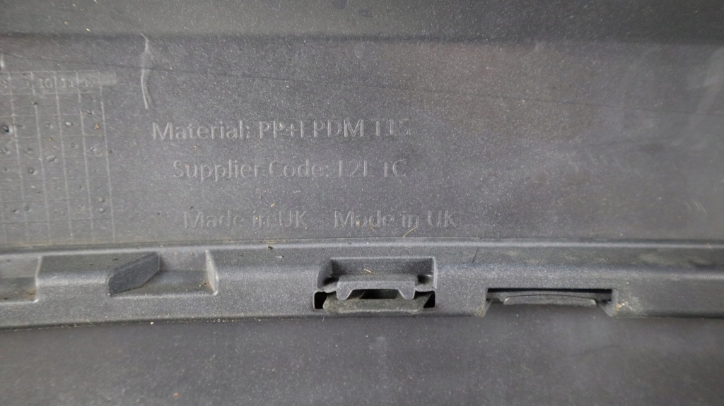 Range rover velar l560 бампер задній Недорого