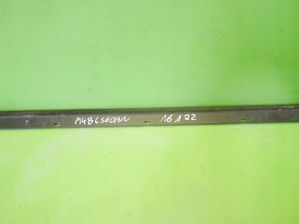 фото №10, Молдинг ущільнювач права перед audi a4 b6 5d 00-04