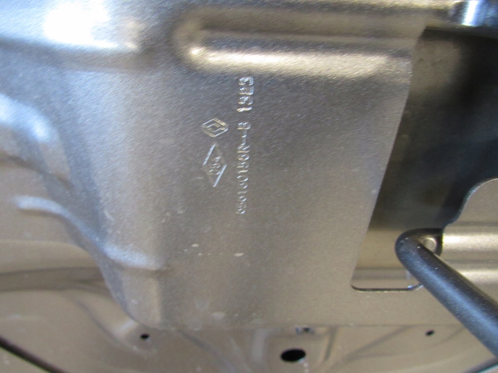 фото №13, Renault megane e-tech капот