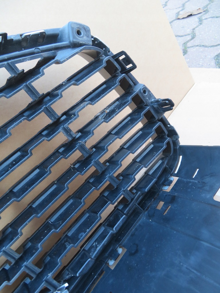 фото №13, Решітка радіатора решітка радіатора pod камера volvo xc60 ii r-design 31457464