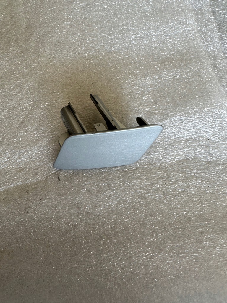 фото №1, Заглушка распылителя лампы бампер bmw f22 f23....