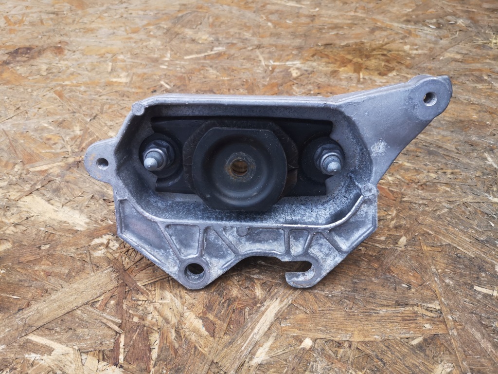 фото №1, Renault clio v кронштейн skrzyi передач 112536909r