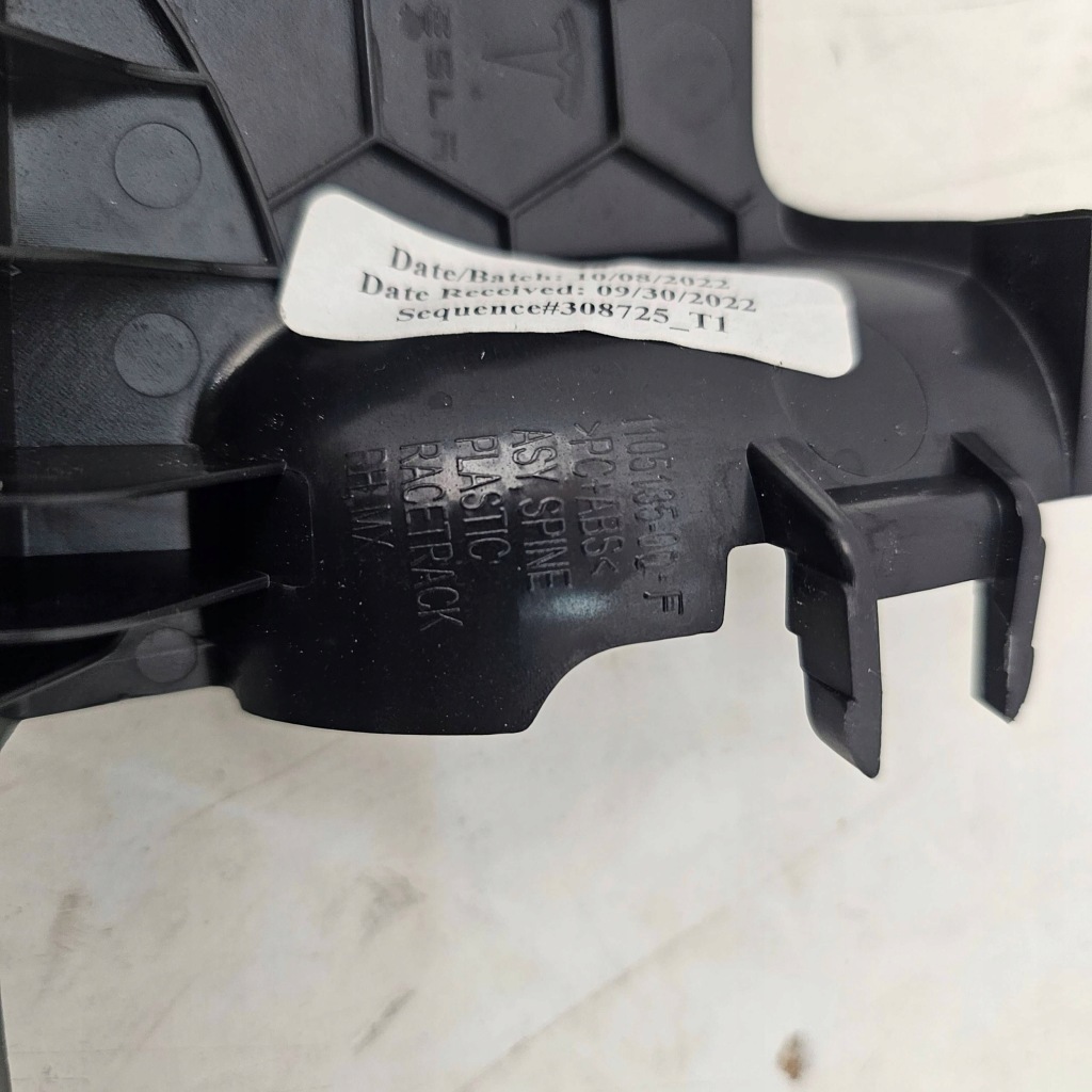 фото №15, Молдинг накладка декоративная правая tesla x plaid 2022r 1105135-00-f