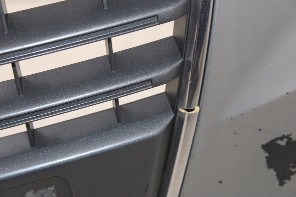 фото №13, Audi a4 b8 07r- бампер перед передній решітка радіатора