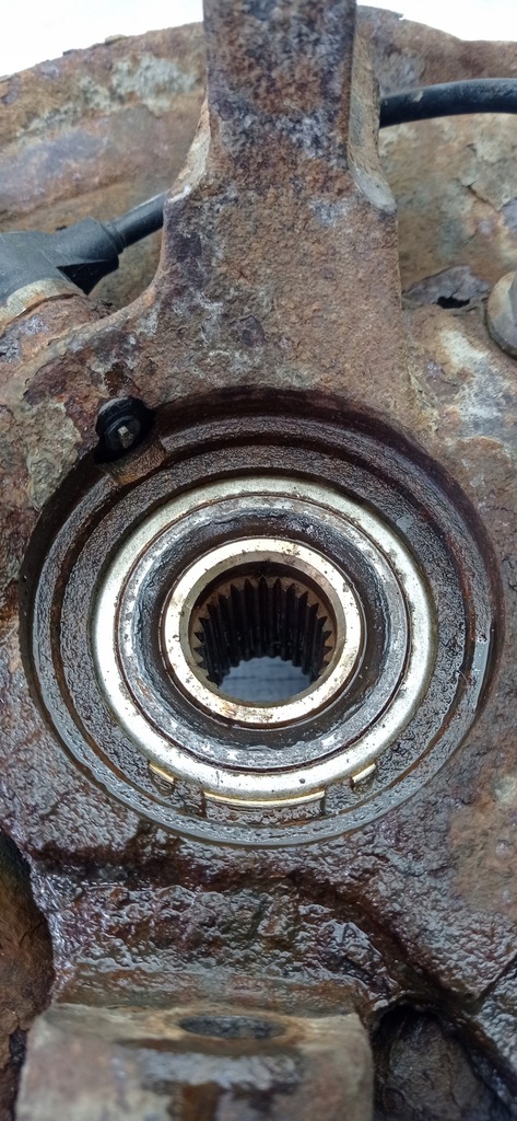 фото №5, Volvo v40 s40 1 i 97-03 поворотный кулак левая перед