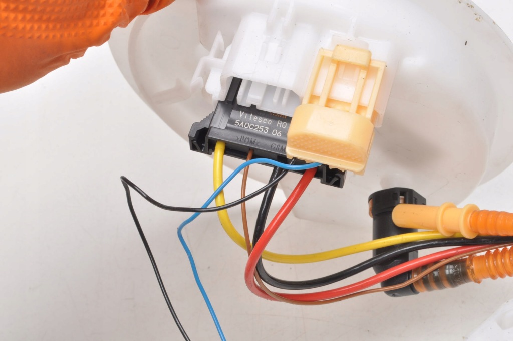 Bmw 5 g60 530e plug-in hybrid 2.0 16v насос топлива поплавок 5a5c374 Цена