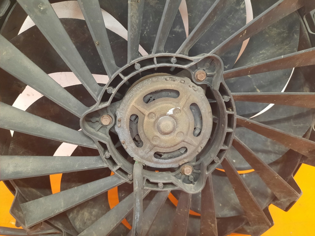 фото №4, Citroen c5 i 1 01-04 вентилятор радіатора 9635494380 ew10d