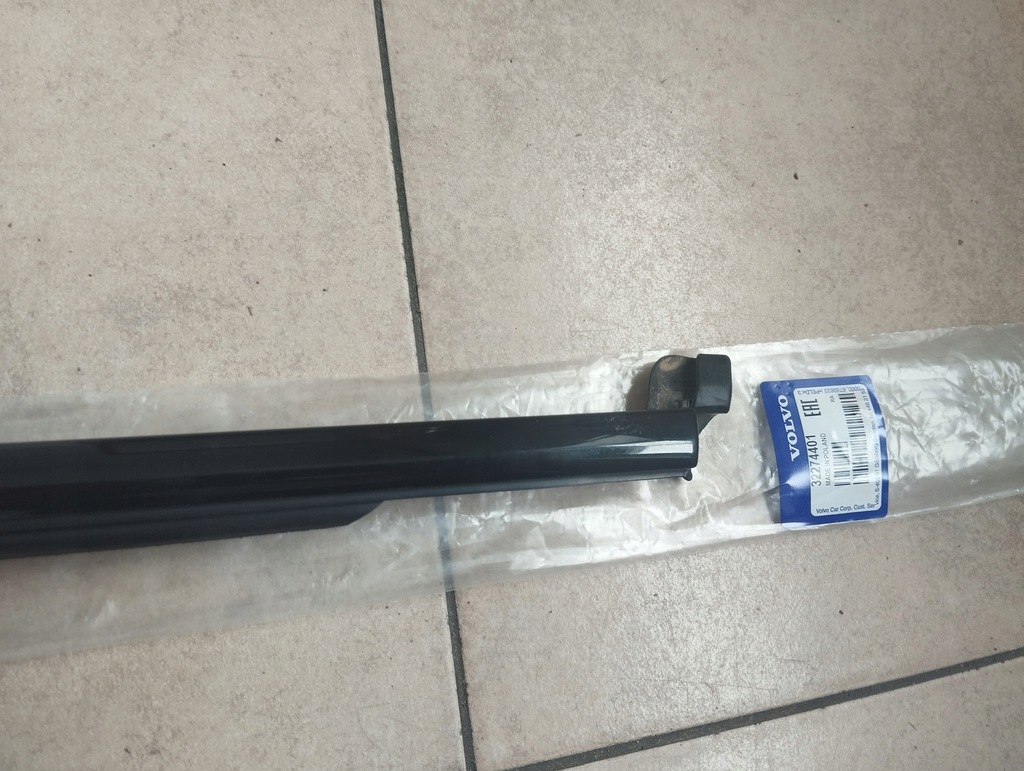 фото №4, Volvo s60 iii 2018- молдинг ущільнювач задня ліва r-design 32274401