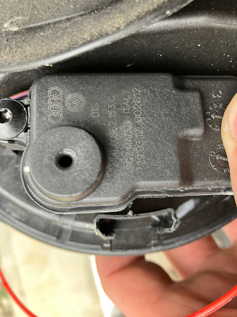 фото №8, Кришка заливної пального lx5q audi a1 8x 8x0809906