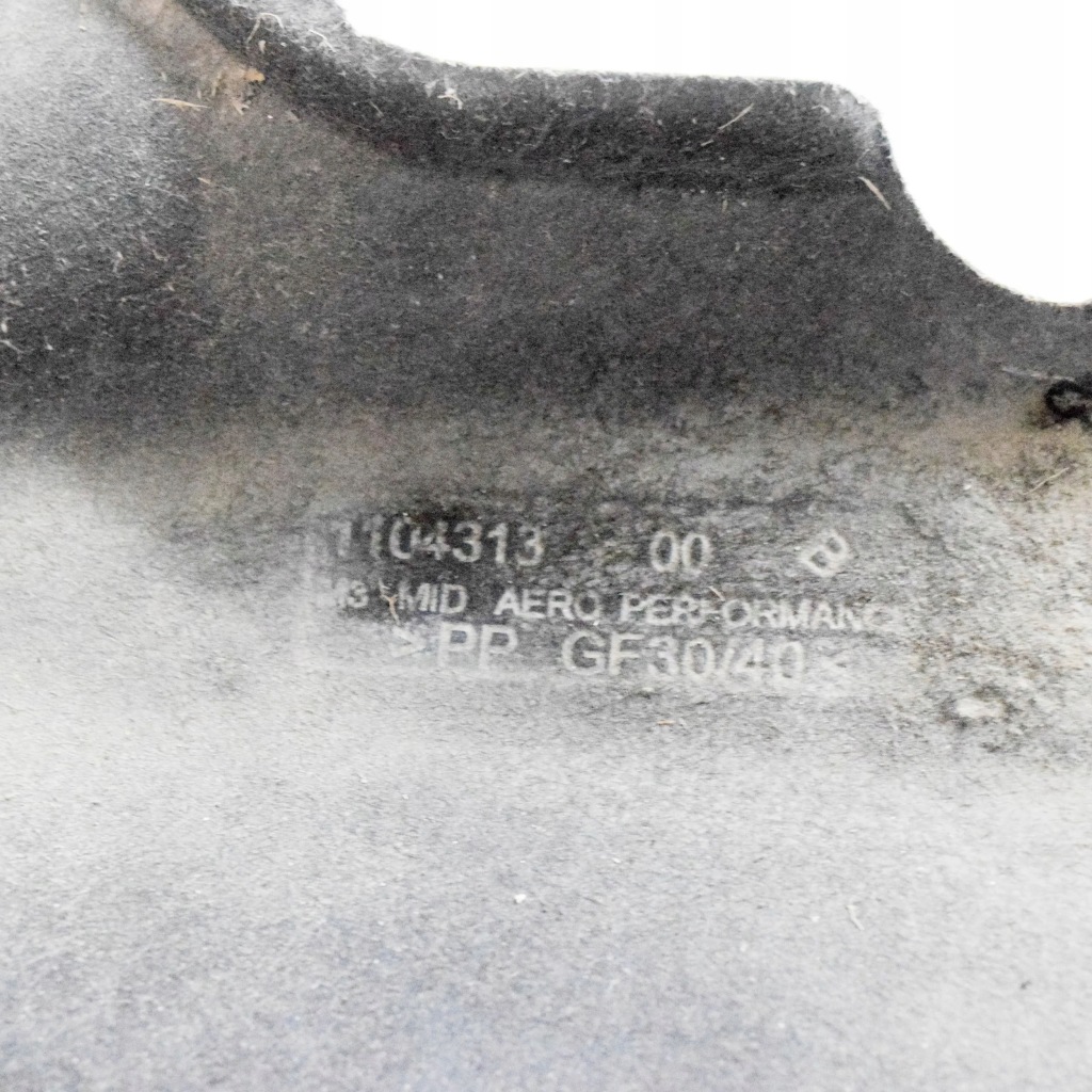 Tesla model 3 2020 накладка средняя подвеска Недорого