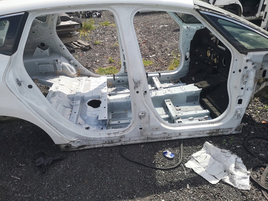 фото №2, Renault scenic iv четверть задняя крыша обшивка порог