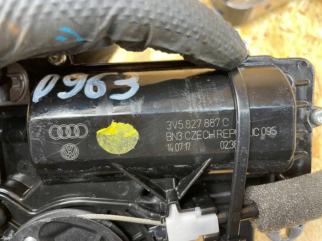 фото №11, Замок зачіп доводчик кришки багажника audi a7 c8 4k 4m0827506e 3v5827887c 18-