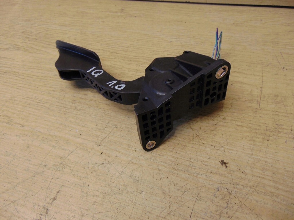 фото №6, Потенциометр педаль газа toyota iq 1.0 78110-74010