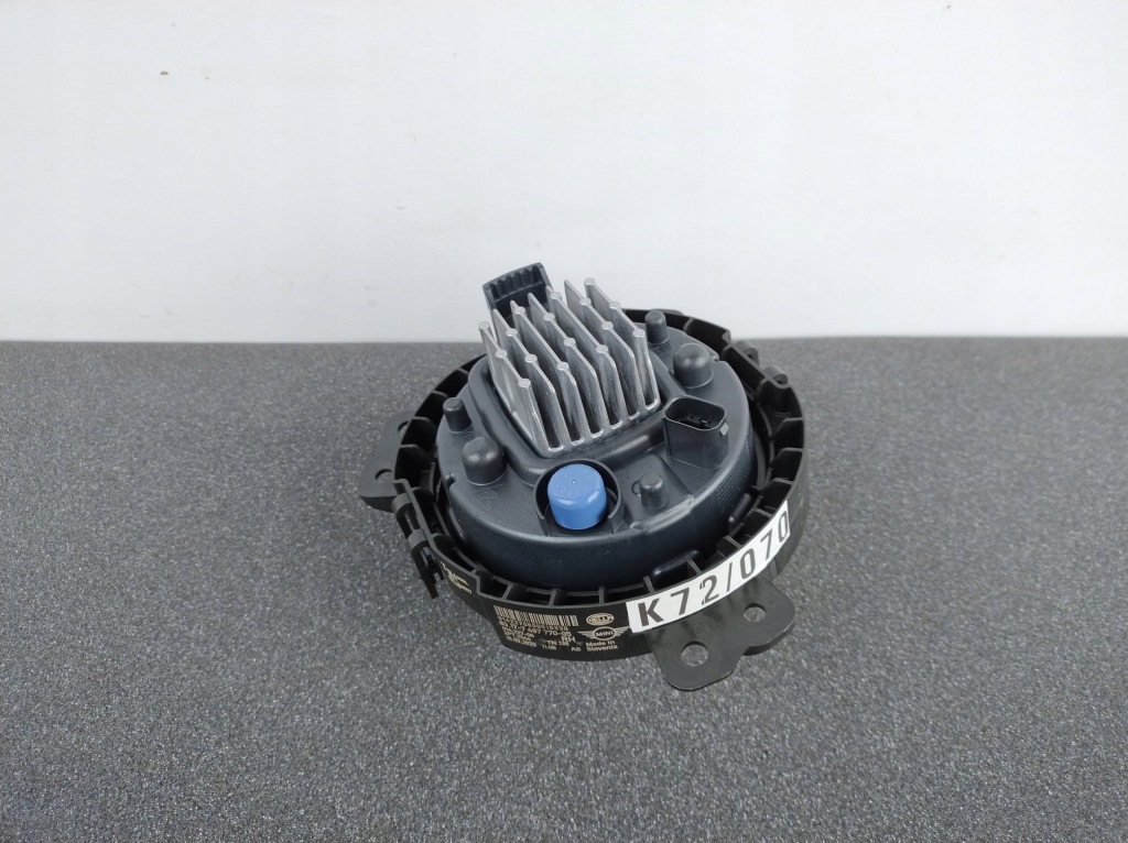 Mini f55 f56 f57 f60 19-24 рік правий протитуманна фара кільце led новий оригінал  k72/070 Ціна