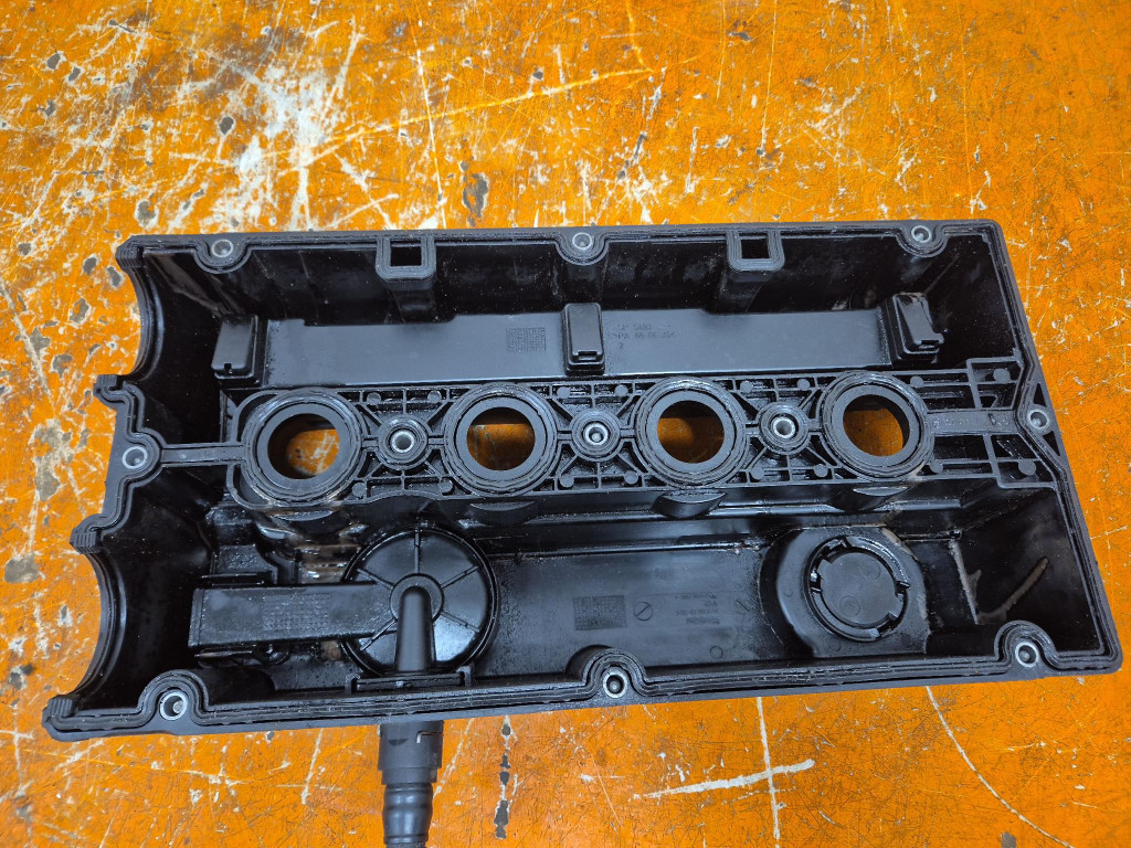 Opel meriva-a 04-10 1.6b 105km кришка клапанів z16xep в Україні