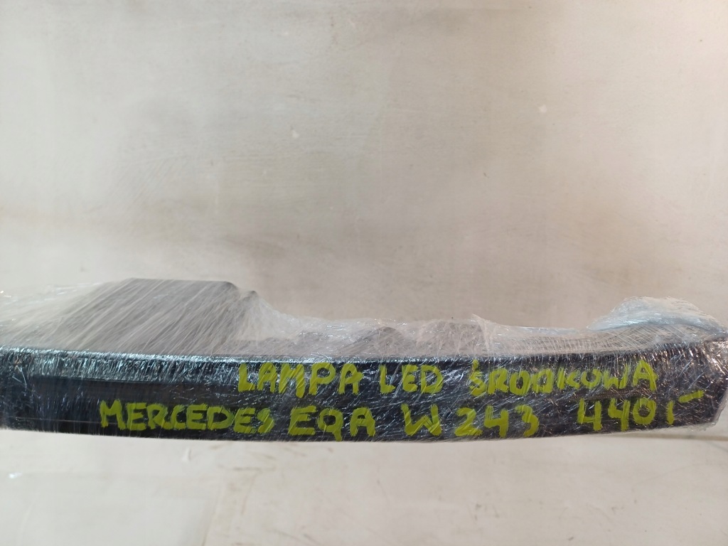 Лампа накладка средняя перед led передний mercedes-benz eqa w243 h243 21- Киев