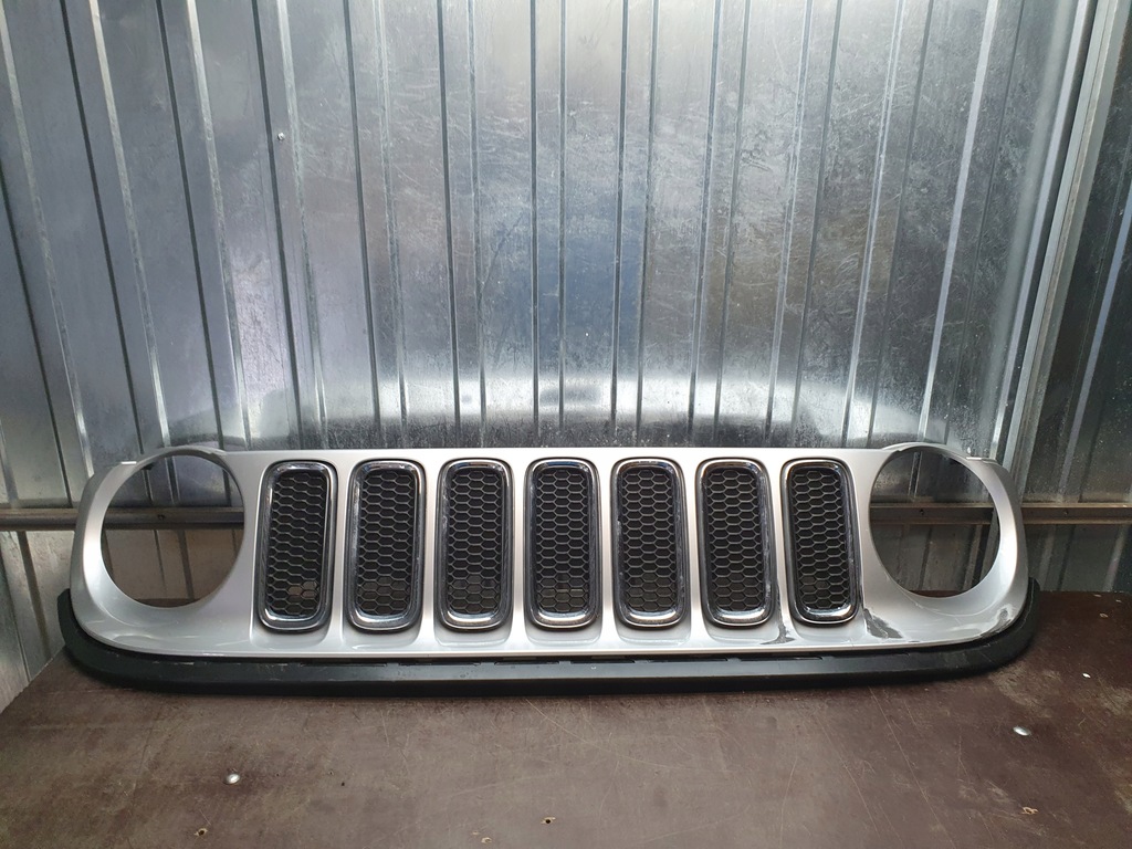 фото №1, Решётка радиатора jeep renegade 2014-2018
