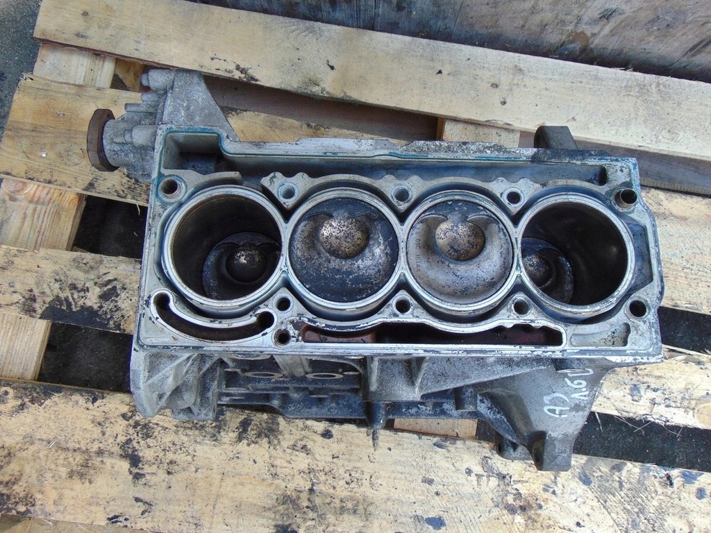 фото №5, Блок двигателя dół kompletny audi a3 1.6 blf