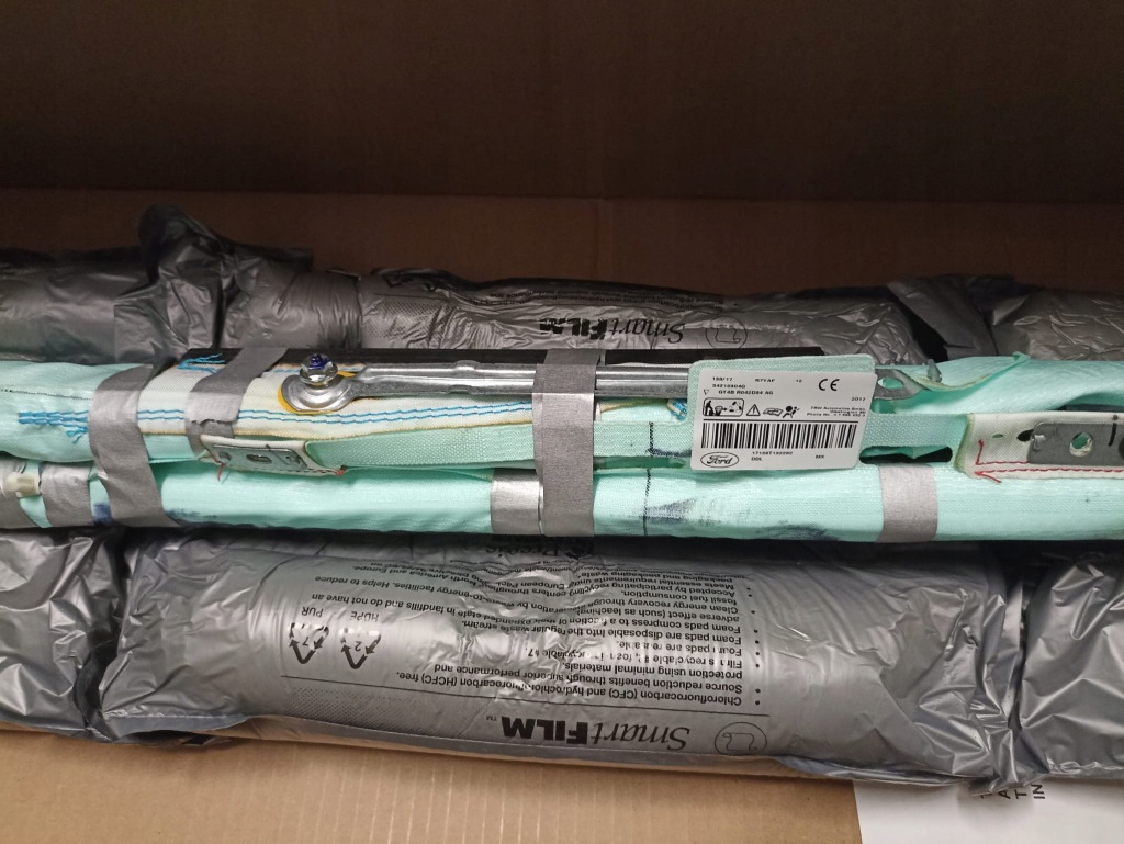 фото №1, Шторка безпеки повітря права edge 2015- gt4b-r042d94-ag 2112106