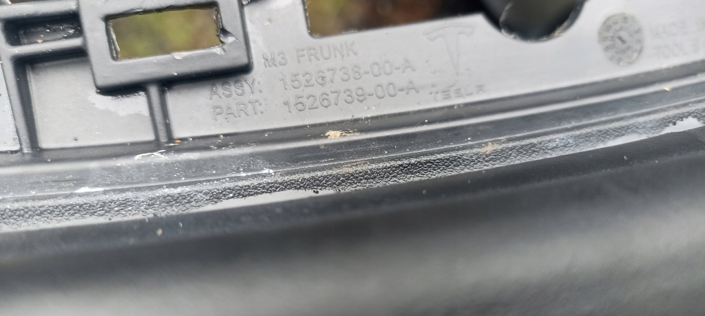 Поддон передняя багажник tesla 3 рестайлинг  20-23rok 1526738-00-a 1526739-00-a Цена