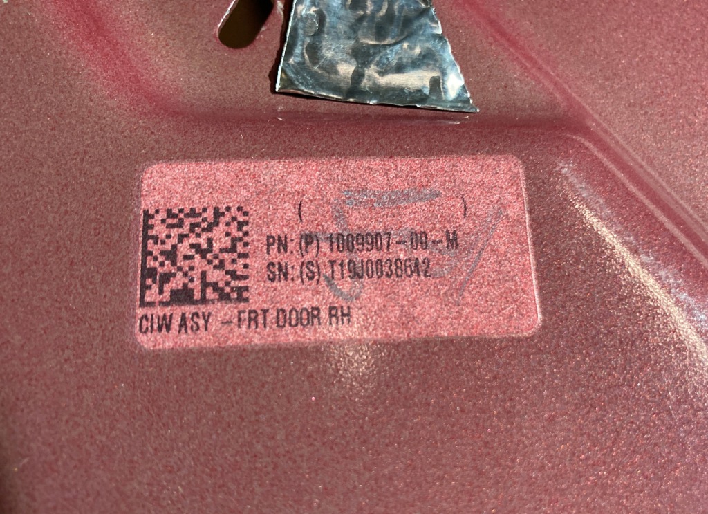 Дверь правое передние tesla x 1009907 с Разборки