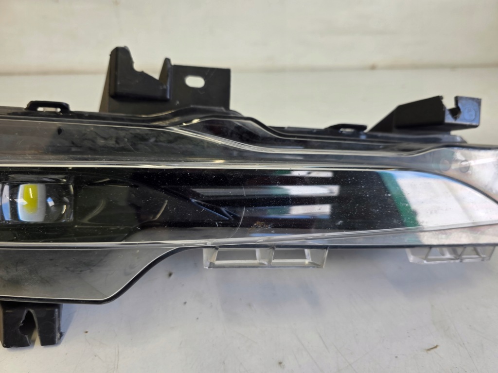 Протитуманна фара led drl лівий tesla 3 3 рестайлінг  y 20- Зі Шроту