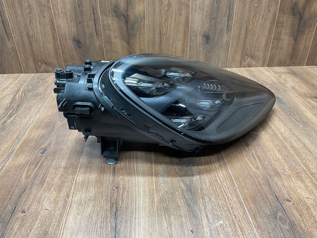 Фара правый  full led matrix porsche cayenne 9y 9y0941036j Недорого