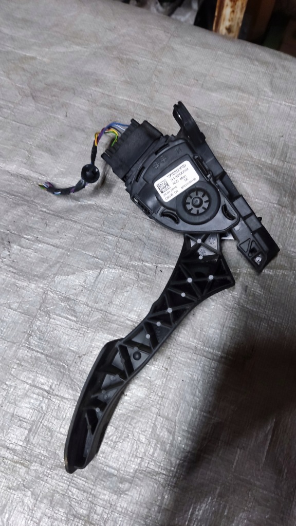 Volvo v60 s60 ii 1.6d - педаль потенциометр газа rhd - 31329059 Оригинал